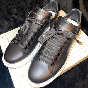 Alexander McQueen Sneakers.